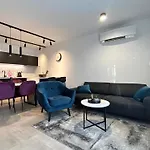 Apartment Oris, Private Parking, Garden