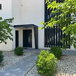 Apartment Oris, Private Parking, Garden